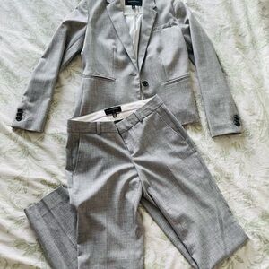 Women’s Banana Republic Petite Gray Suit Set